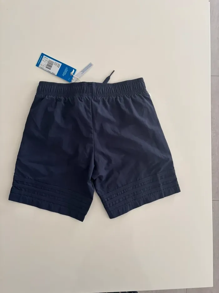 Short adidas neuf - photo numéro 2