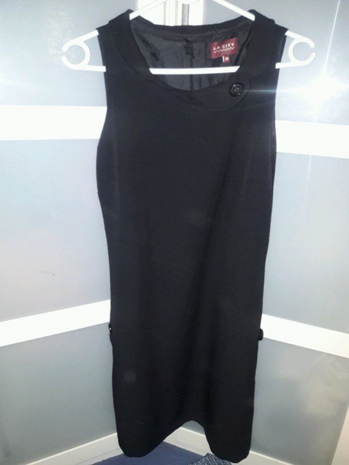 Robe rétro noire en parfait état