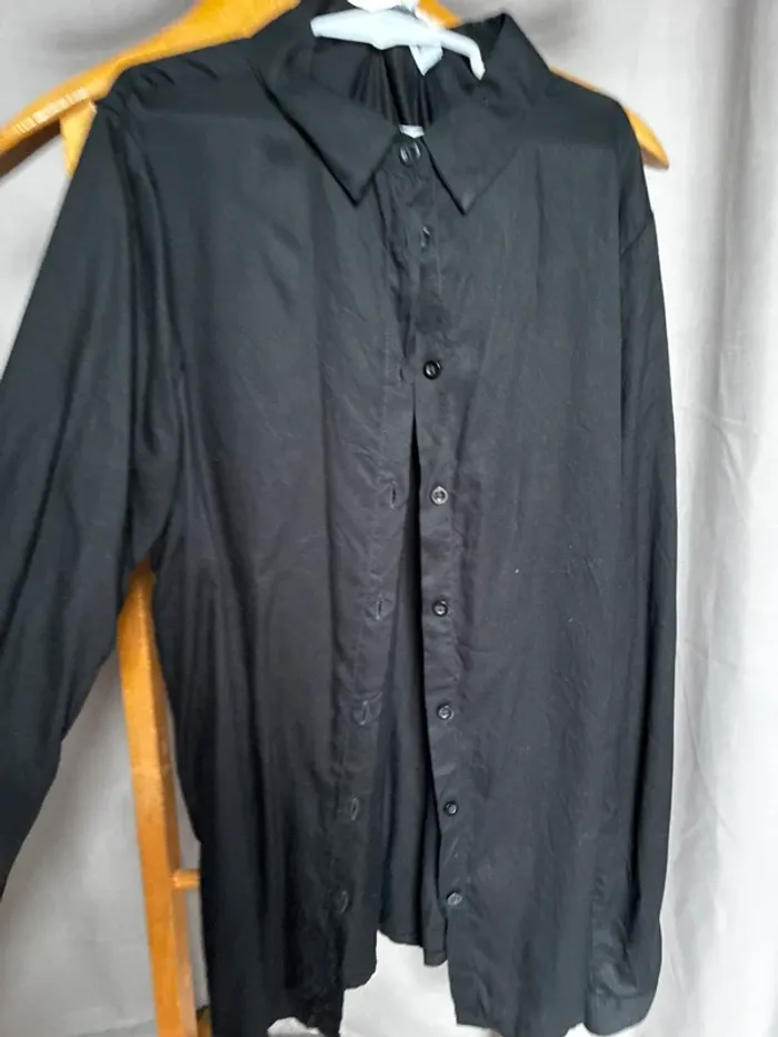 Chemise noir - photo numéro 2