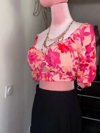 Haut dos nu à fleurs 🌷 neuf taille M/L