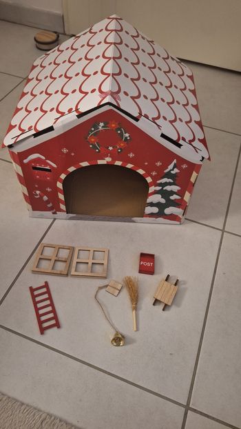 Maison des lutins farceurs et 8 accessoires 