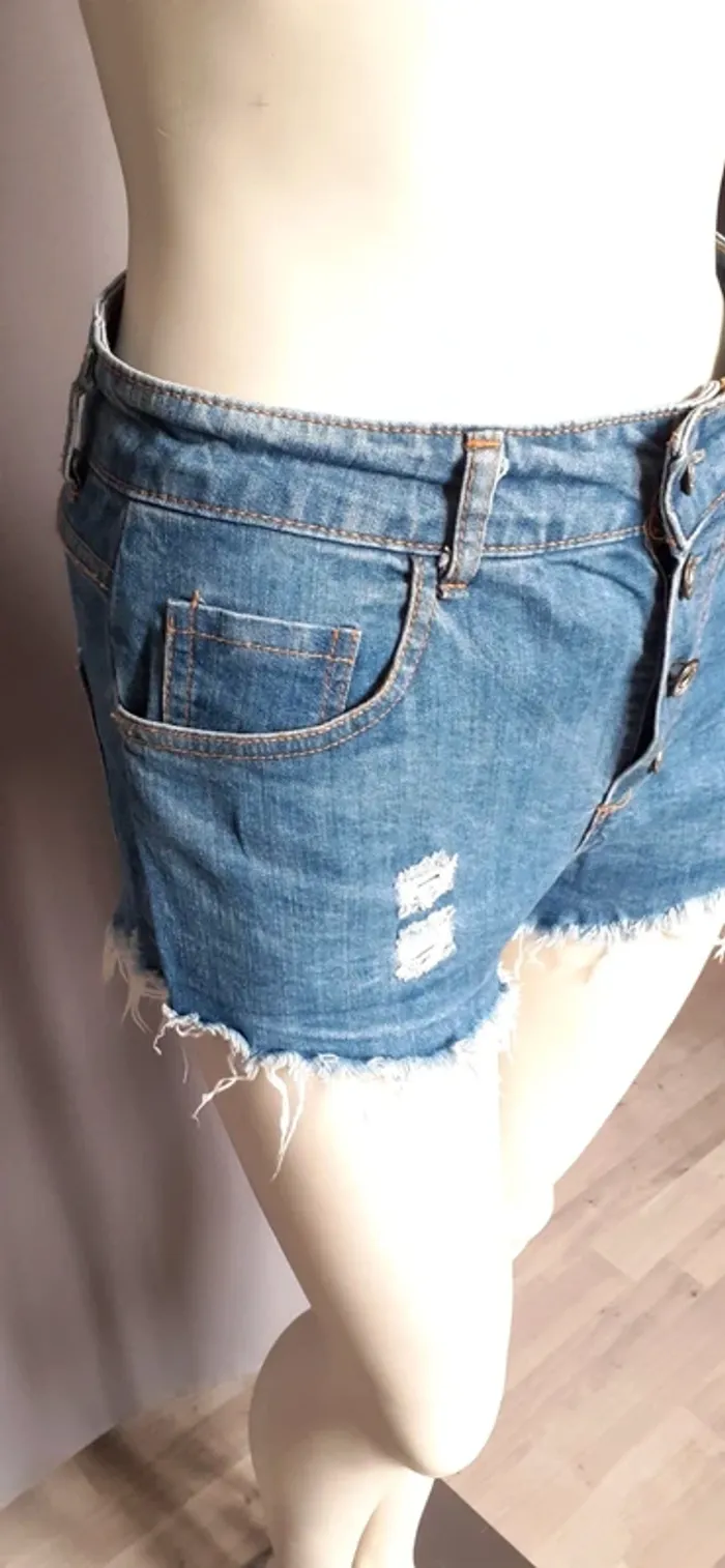 Joli short en jean - photo numéro 4