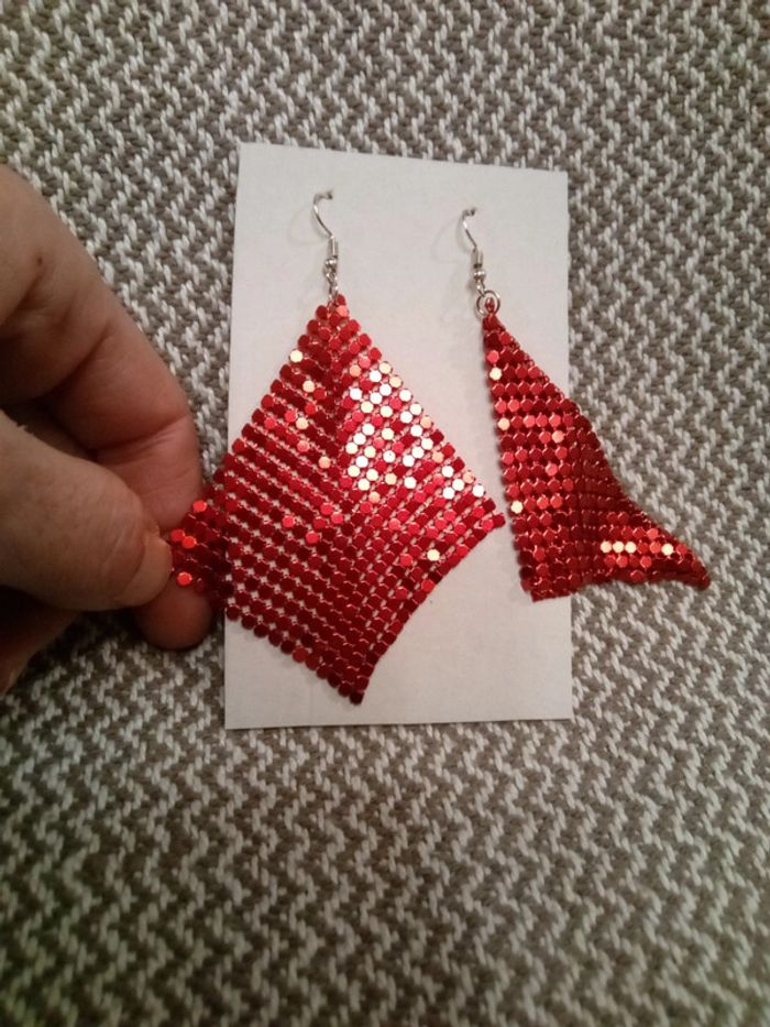 Boucles d'oreilles résilles rouges - photo numéro 6