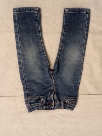 Pantalon jean pour garçon porter deux fois taille 12 mois super état voir photos réglage avec bouton à la taille