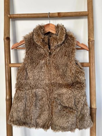 Veste moumoute sans manche Zara taille 9/10ans