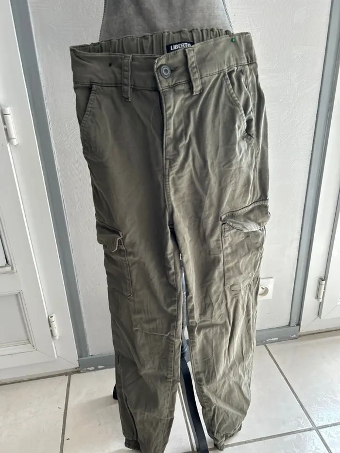 Pantalon cargo