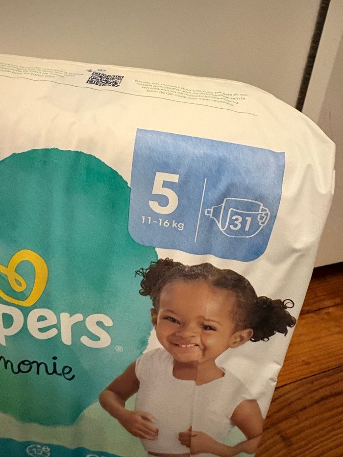 couche Pampers harmonie taille 5  soit 11-16kg neuf