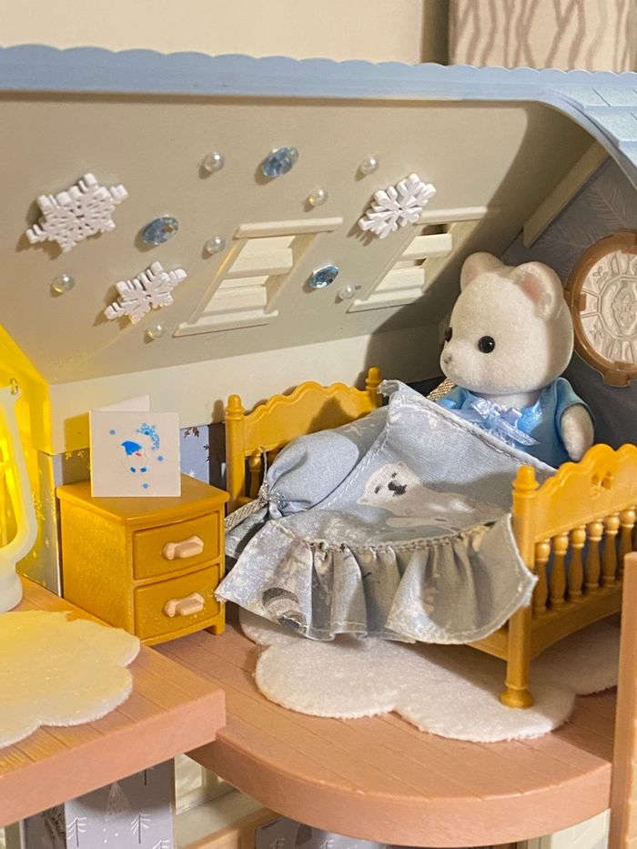 Bluebell cottage maison complète toit bleu Sylvanian ours polaire noël - photo numéro 4