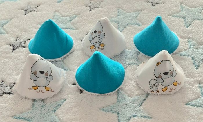 Lot de 6 tipis ~ cônes a pipi Poussins 🐤 Turquoise 🩵 - photo numéro 1