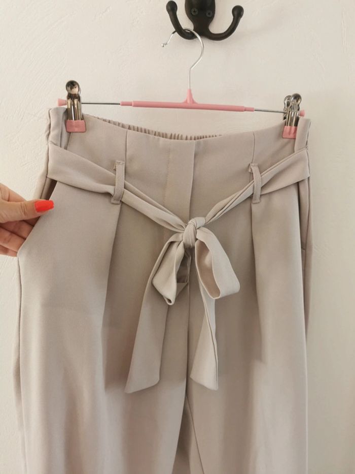 Pantalon 7/8 chino avec ceinture nouée beige - Lefties - photo numéro 6