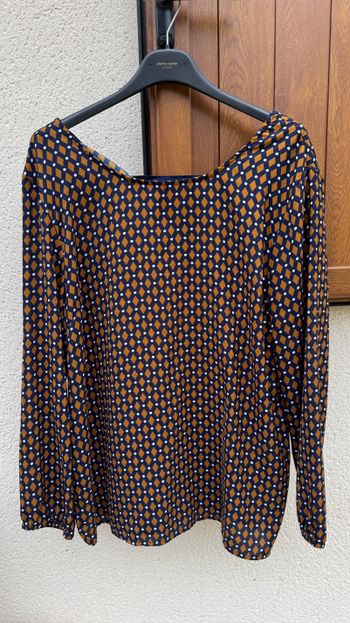 Top taille 44 bleu marine, blanc et camel