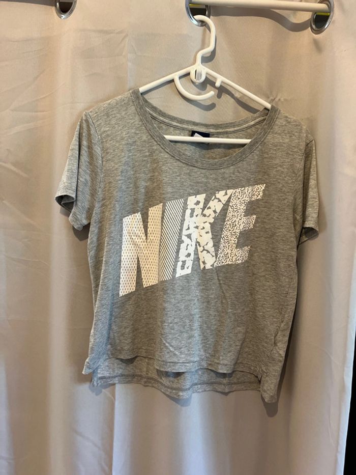 T shirt court nike
