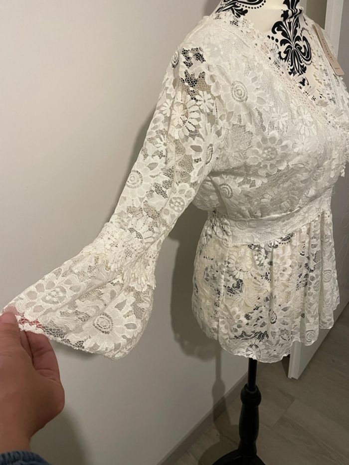 Blouse à manches 3/4 blanc à dentelle col V cache cœur taille élastique neuf lustyle taille 38 - photo numéro 5
