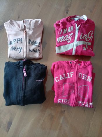 Lot de 4 vestes capuche 