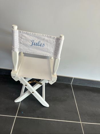 Chaise blanche metteur en scène