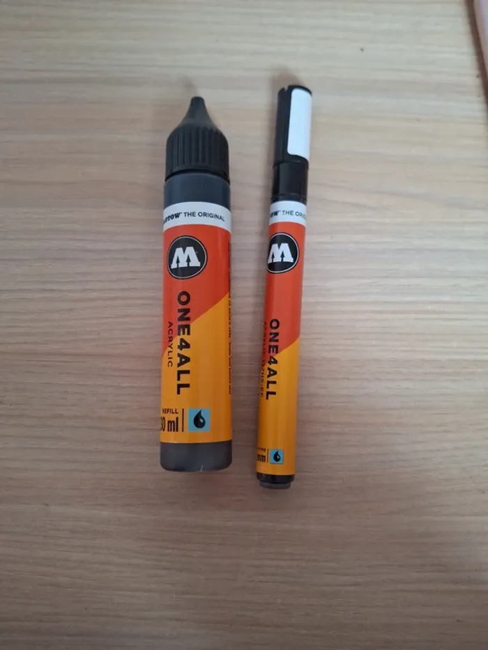 Crayon Noir & Recharger - photo numéro 2