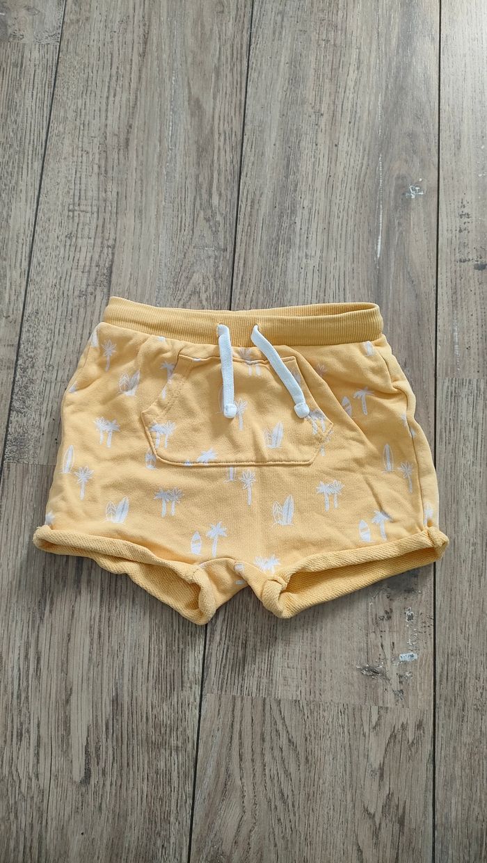 Short 18 mois.
