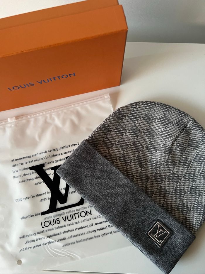 Bonnet Louis Vuitton gris - photo numéro 2