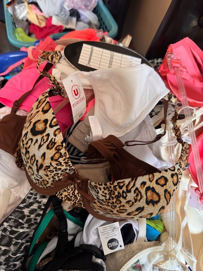 Lot de 100 sous vêtements - photo numéro 3