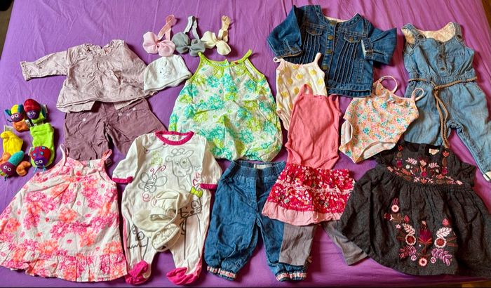 Lot vêtements fille 1 à 6 mois - photo numéro 1