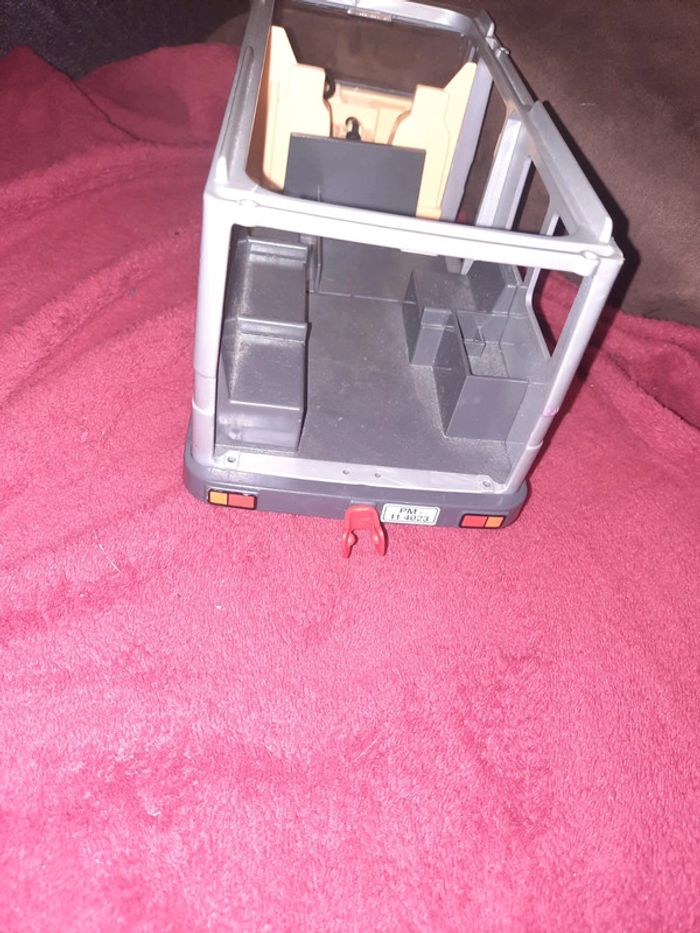 Camion de police - photo numéro 5