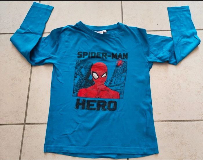 Lot 2 chemises et 9 Tee-shirts manches longues 8 ans - photo numéro 5