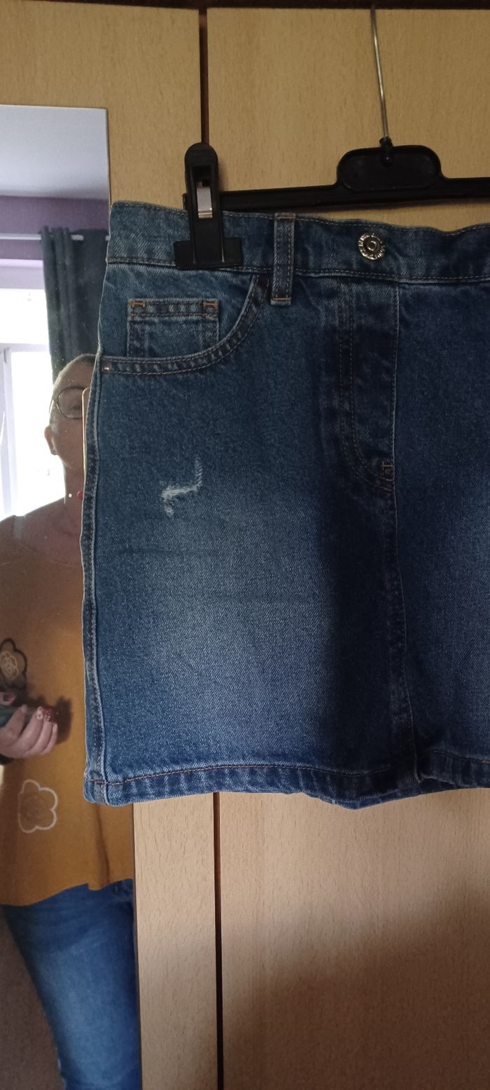 Très jolie jupe jeans fille T 9 ans - photo numéro 2