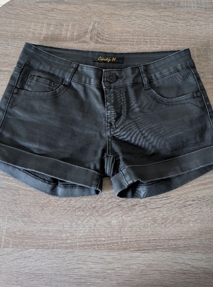 Short noir - photo numéro 1