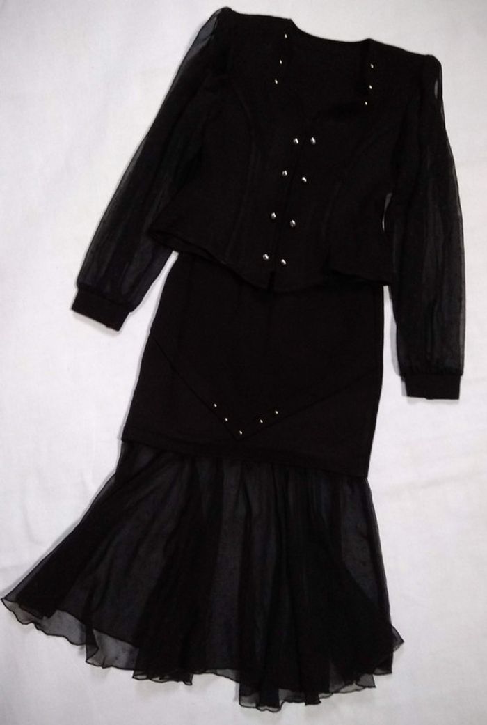 Ensemble jupe noir et voile