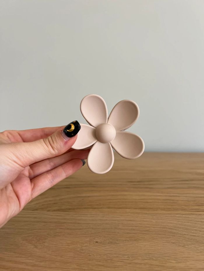 Pince à cheveux fleur - photo numéro 2