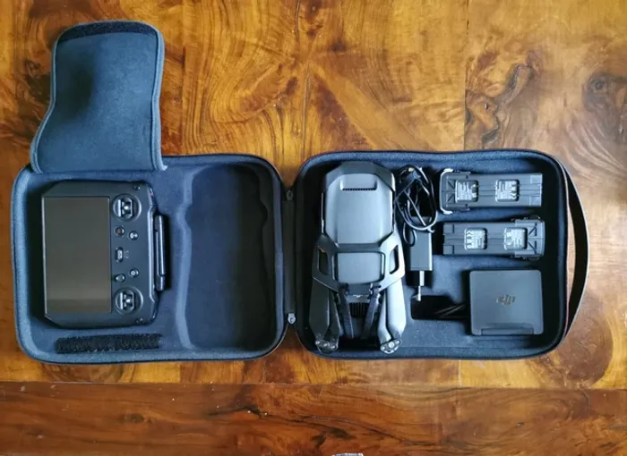 DJI mavic 3 classic C1 , avec radiocommande RC PRO - photo numéro 2