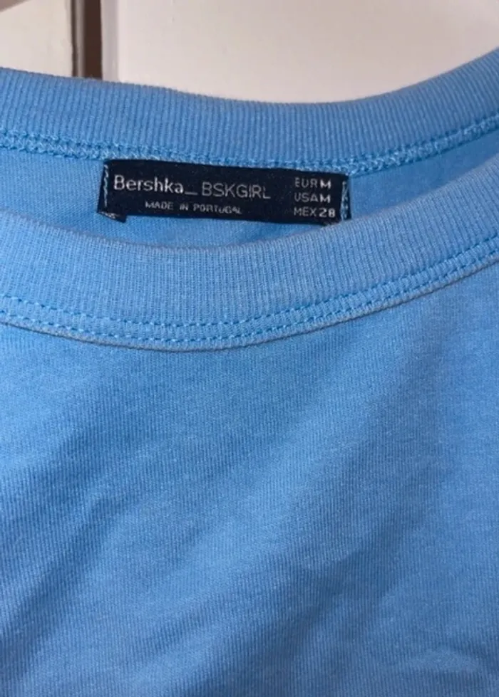 Tshirt bleu bershka taille M - photo numéro 2