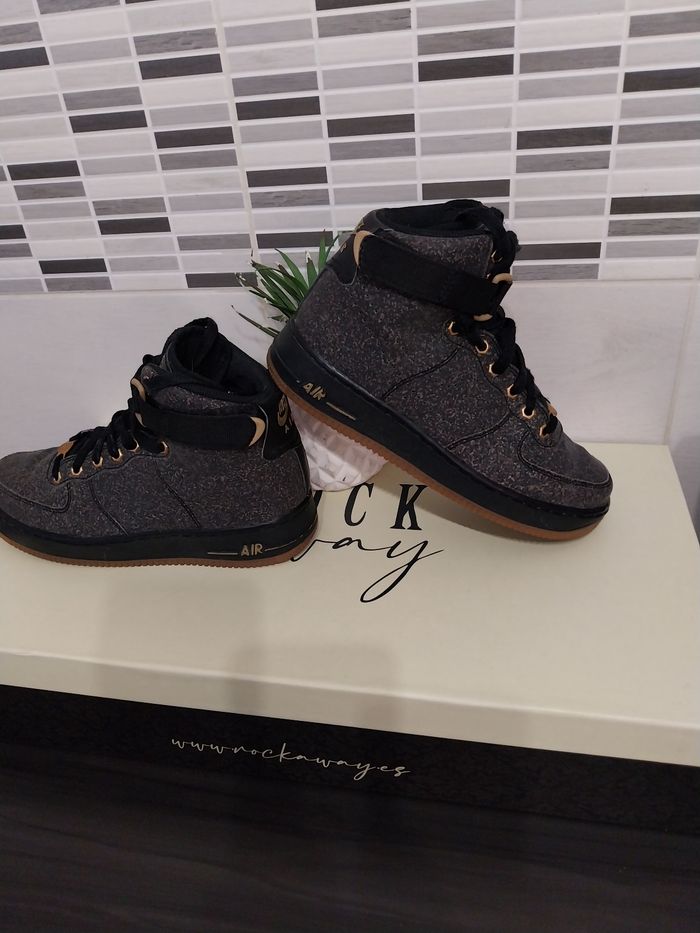 Baskets Nike Air force taille 38.5 - photo numéro 4