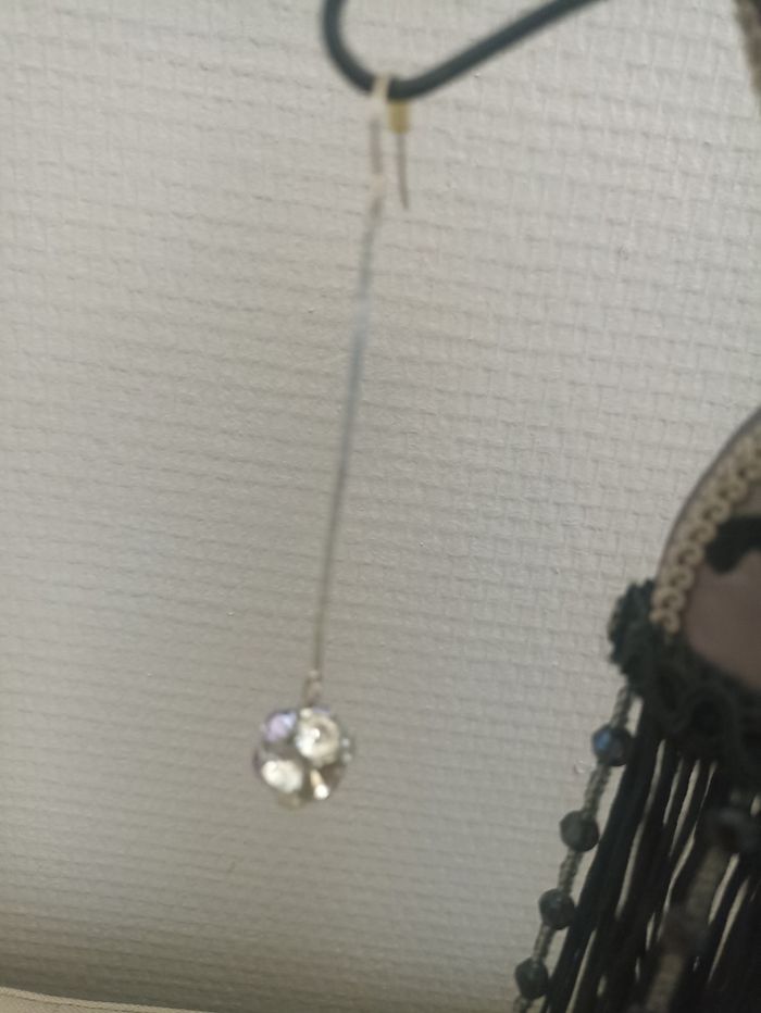 Boucles d'oreilles pendantes fantaisie - photo numéro 2