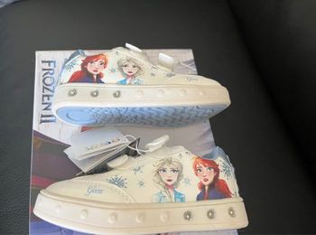 Chaussures baskets lumineuses reine des neiges Geox