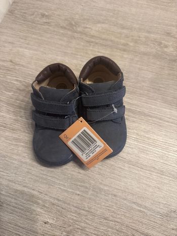 Chaussure chicco neuve 20