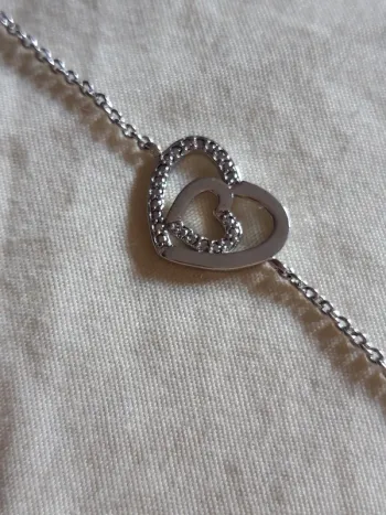 Joli bracelet fin coeur argenté