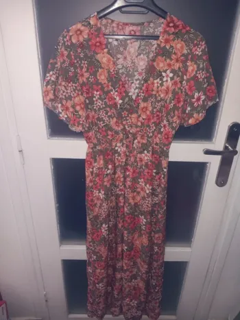 Robe longue bohème taille m/L à fleurs manches courtes