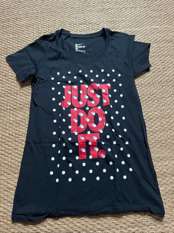 T-shirt Nike