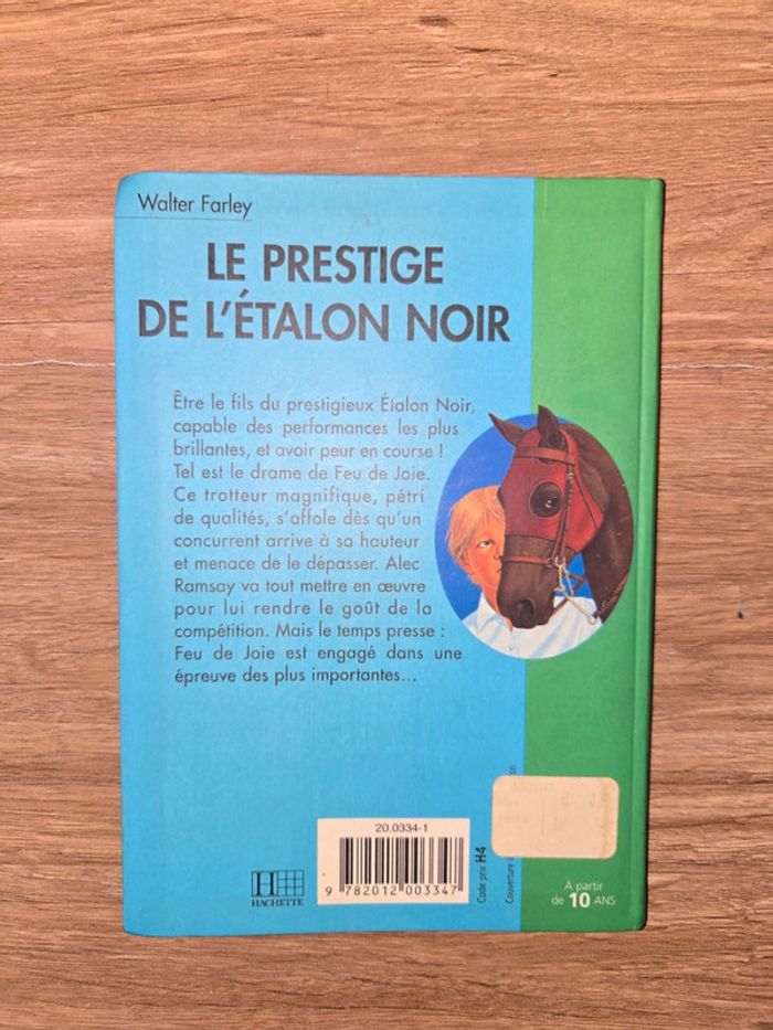 Livre "Le prestige de l'étalon noir" - photo numéro 2
