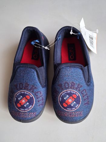 Paire de pantoufles garcon 