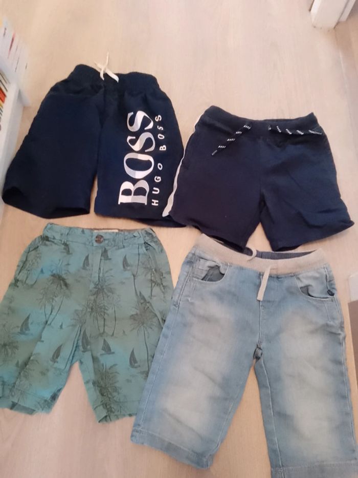 Lot de 4 shorts taille 6/7 ans