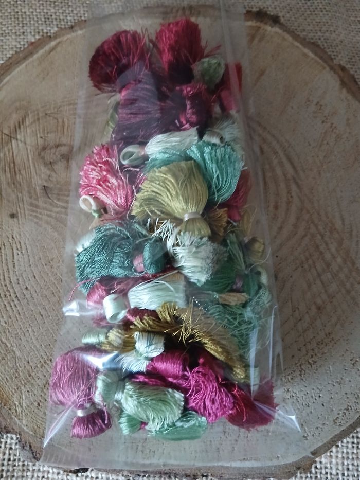 Lot de 50 glands pompons crème vert beige bordeaux blanc. - photo numéro 7