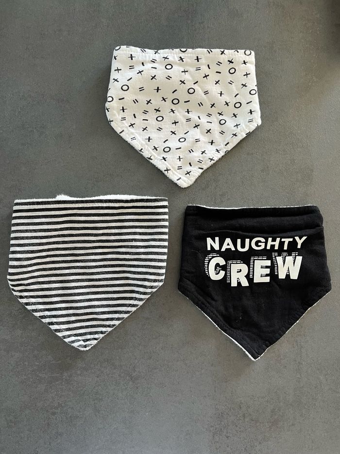 Lot de 3 bavoirs bandana neuf