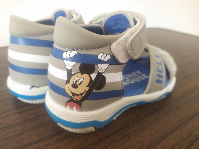 Sandales montantes Mickey Taille 20 - photo numéro 2