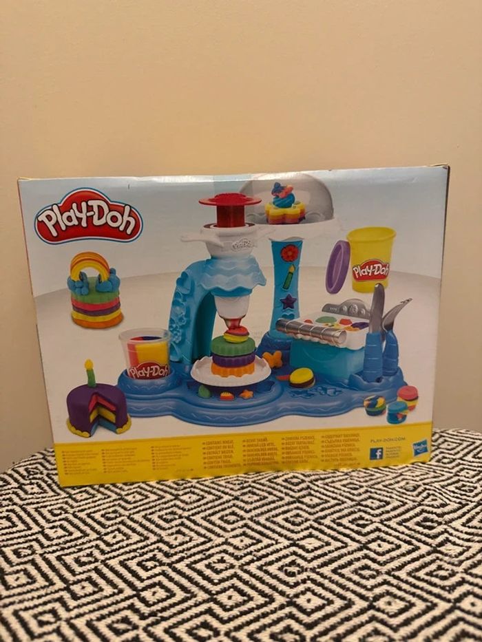 Play Doh - Coffret créatif "Rainbow Cake Party " Cake arc-en-ciel - photo numéro 2
