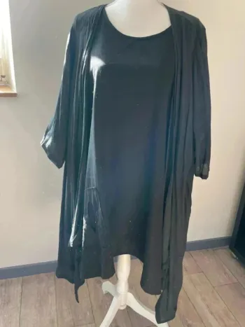 Robe noire + veste   taille 5