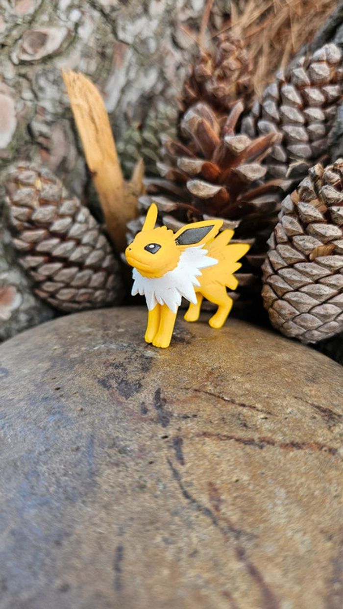 Super figurine Pokemon Nintendo tomy voltali - photo numéro 3