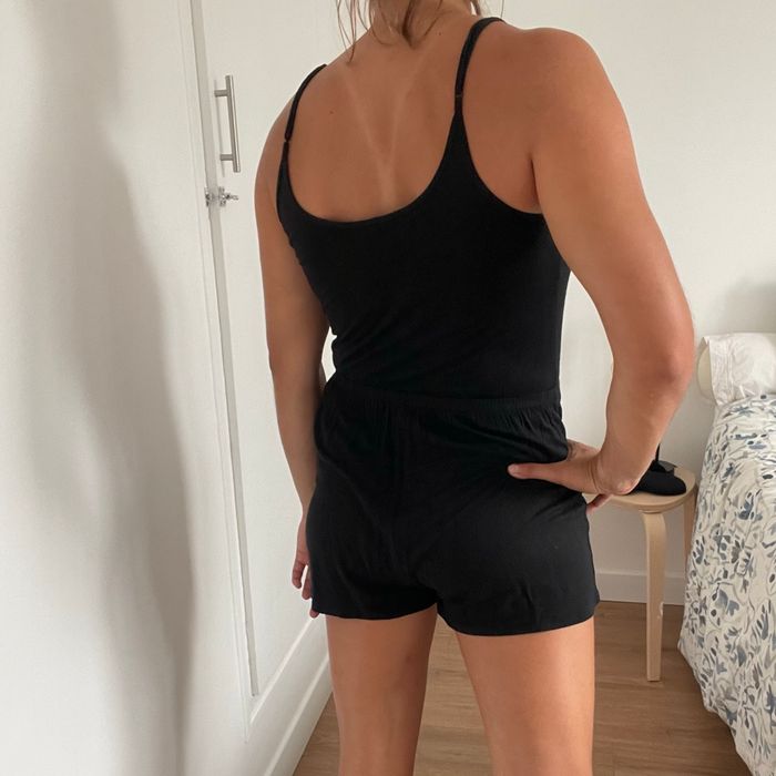 Petite combi short noire - photo numéro 2