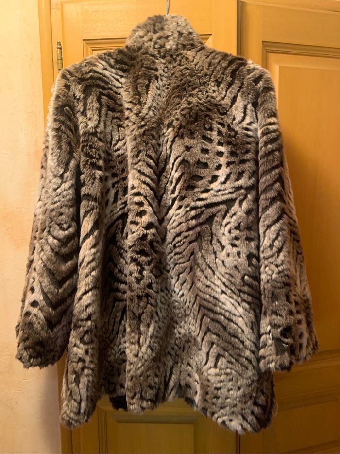 Manteau fausse fourrure - photo numéro 5
